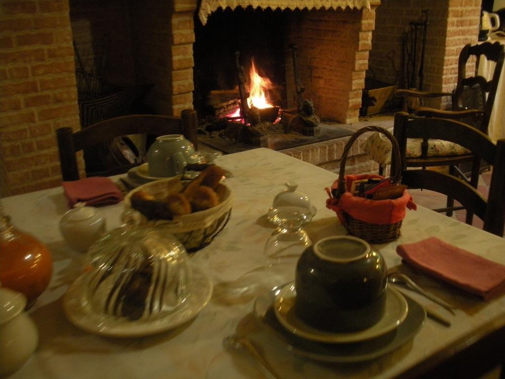 Ferme Saint Joseph Bed & Breakfast Le Fousseret Екстериор снимка